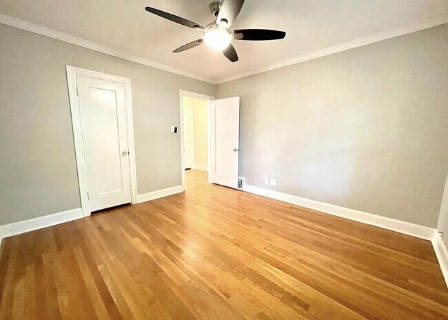 Building Photo - 1127 Clark Way