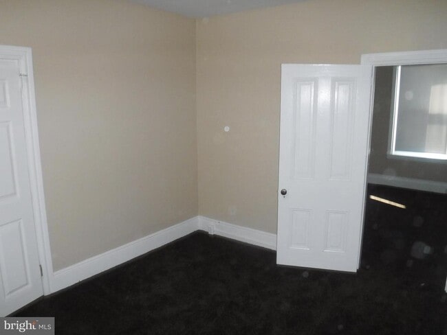 Building Photo - 540 George St