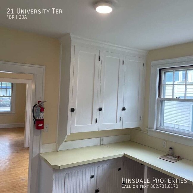 Building Photo - 21 University Terrace