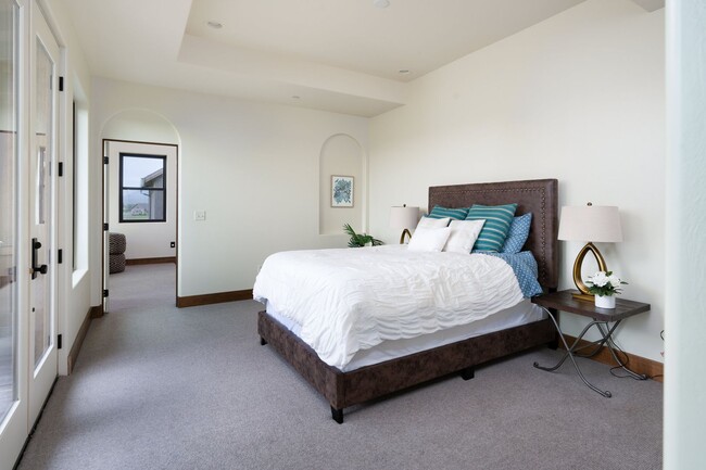Building Photo - One of a Kind Custom Built Home for Rent i...