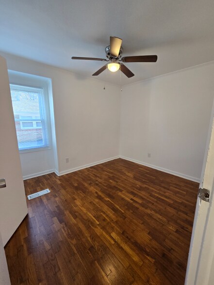 Building Photo - 2644 Wayside Dr