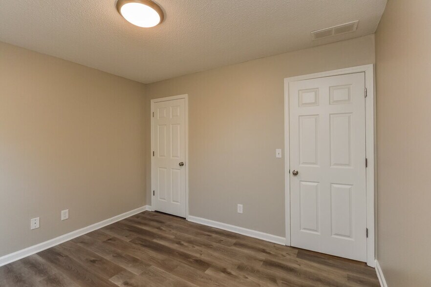 Building Photo - 225 Crestfield Cir