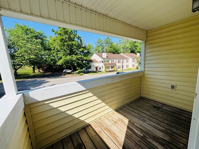 Building Photo - 108 Chowning Pl