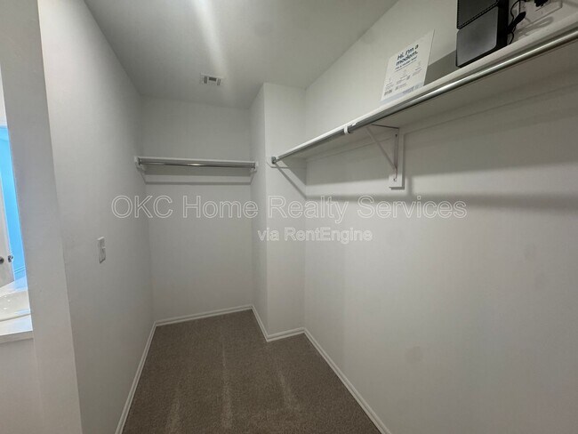 Building Photo - 12048 SW 36th St