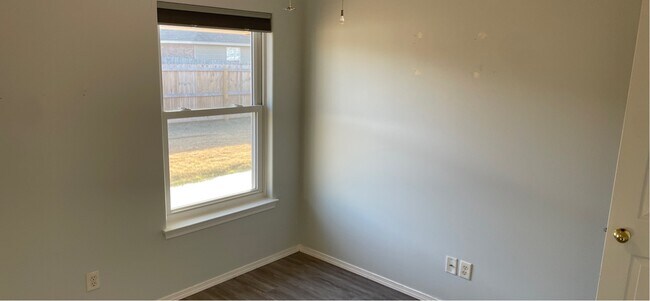Building Photo - 4107 SW Chapelstone Ave