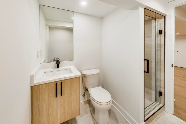 Building Photo - 5028 N Oneida Ave