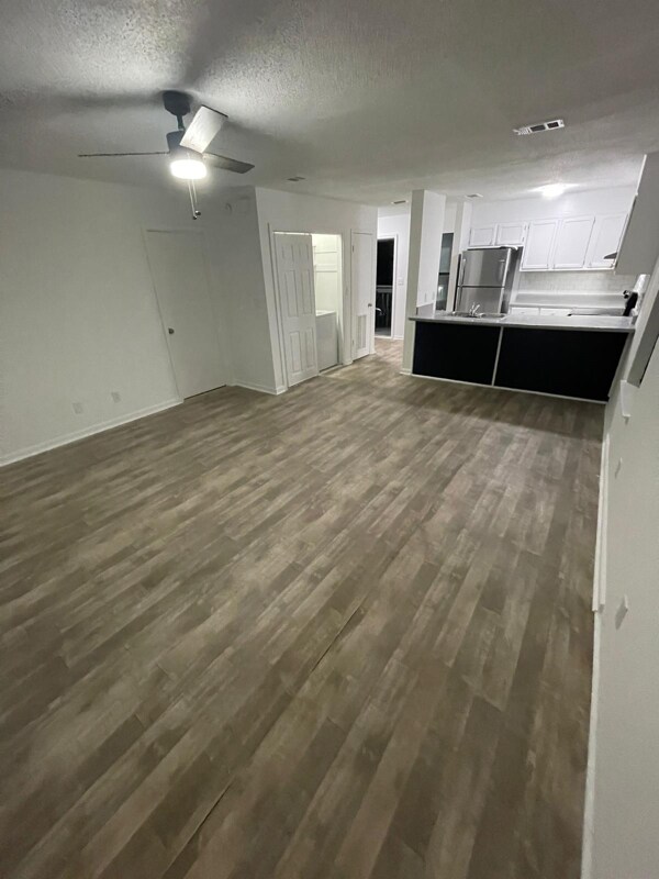 Building Photo - 10163 Guidy Ln