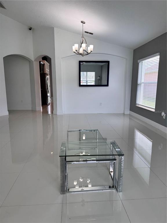 Building Photo - 2823 Maguire Dr