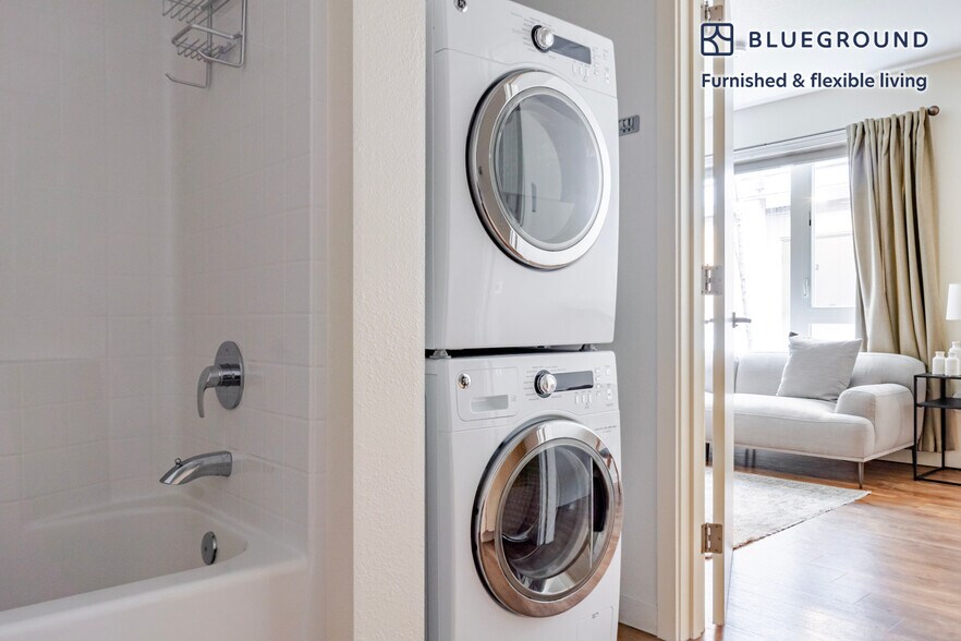 Building Photo - 750 11th Ave E