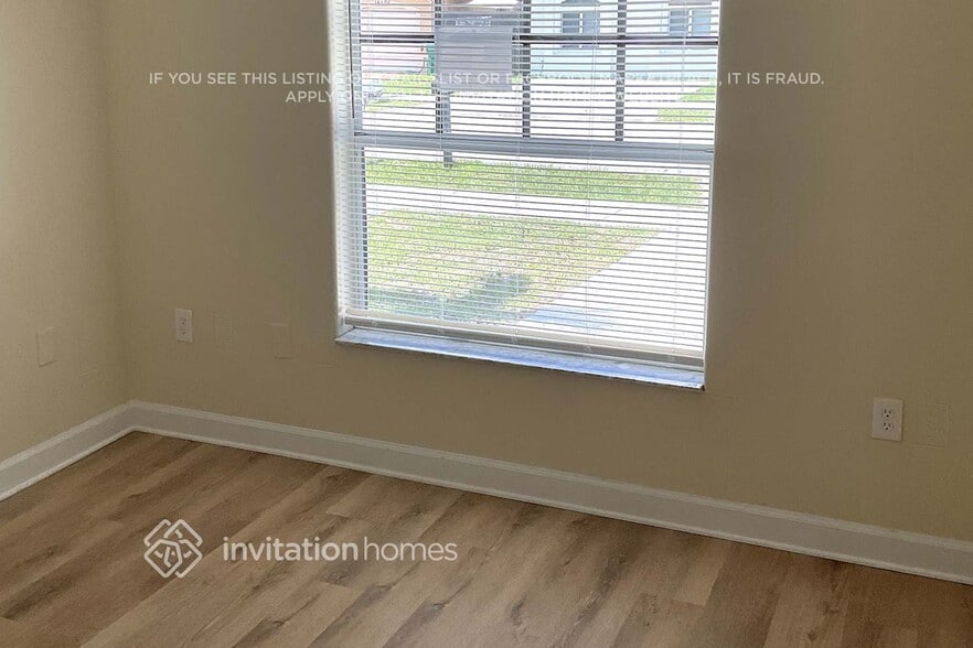 Building Photo - 14108 SW 145th Pl