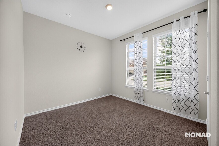 Building Photo - 7225 Raynor Pl