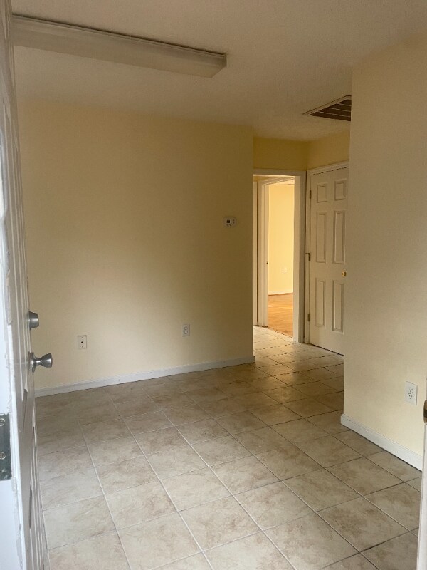 Building Photo - 209 S McPherson Church Rd