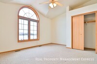 Building Photo - 801 Ryan Dr