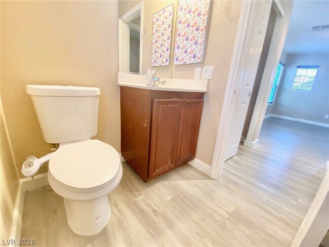 Building Photo - 1060 Paradise Coach Dr