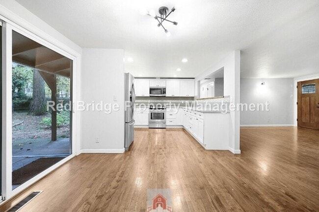 Building Photo - 5695 SW Washington Ct