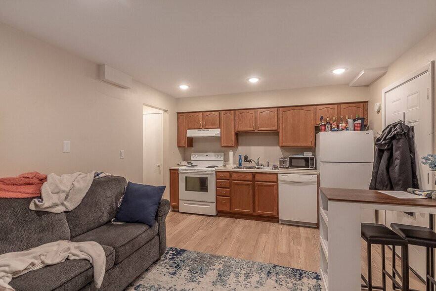 Building Photo - 157 E Welcome Ave