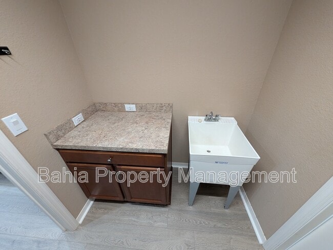 Building Photo - 722 Vineyard Reserve Ct