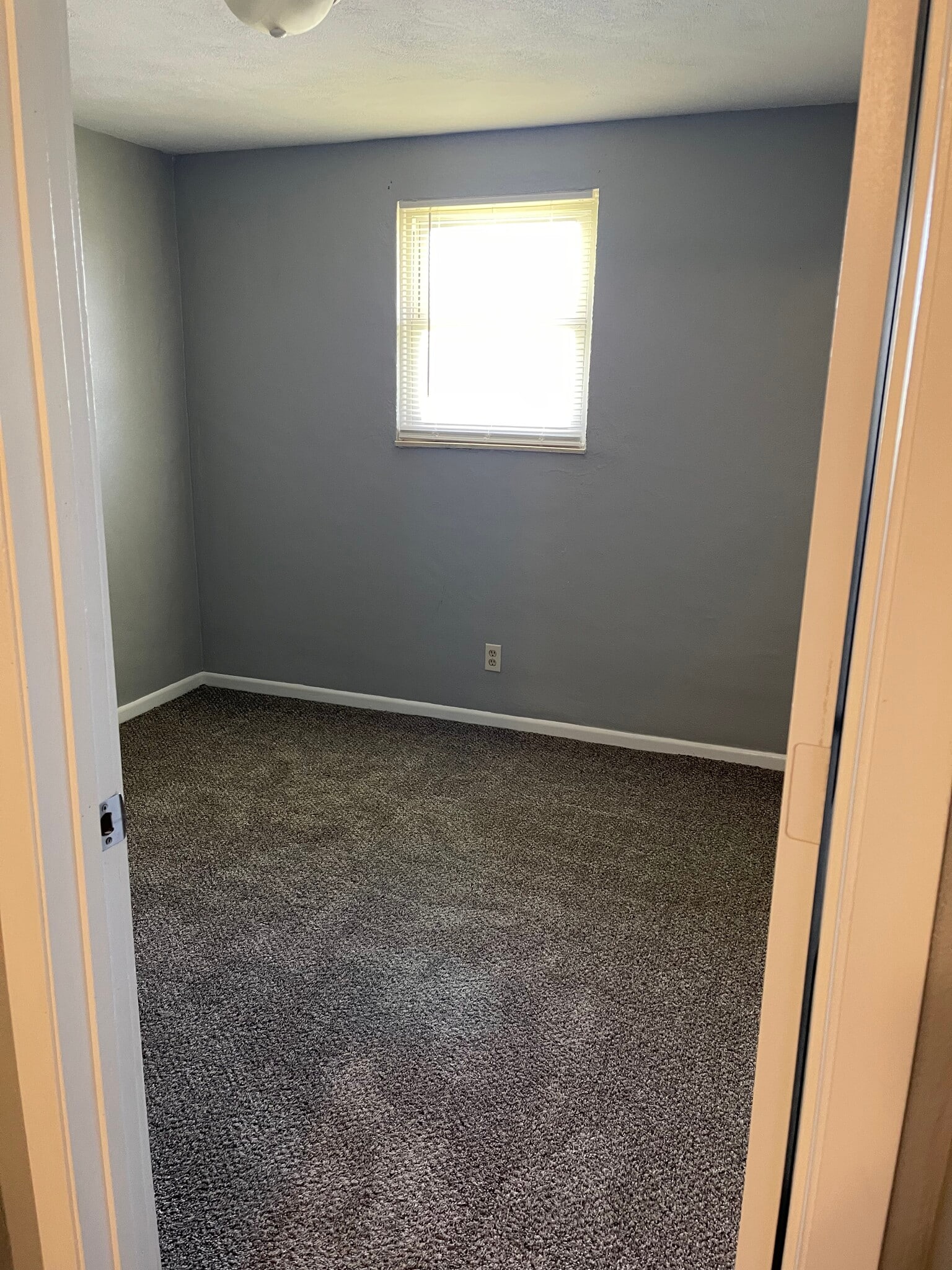 Building Photo - 2750 E Phylbeck Ave