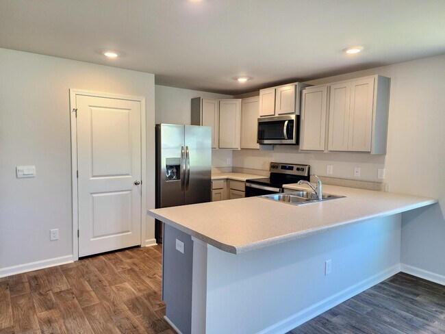 Building Photo - 1015 Course Ln