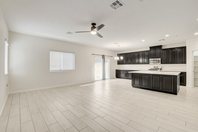 Building Photo - 4 Bedroom Townhouse in Tule Springs Coming Soon!