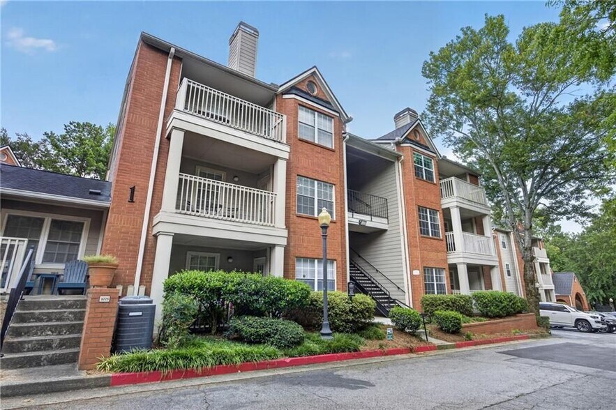 Building Photo - 1021 Chastain Park Ct NE