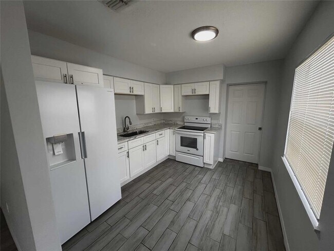 Building Photo - 4912 23rd St W