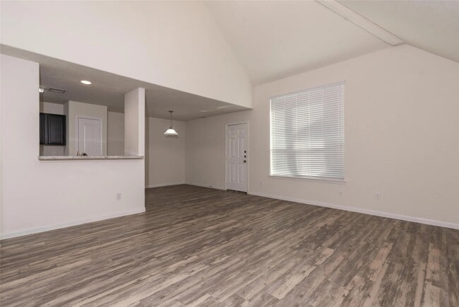 Building Photo - 4023 Rose Mary Bend