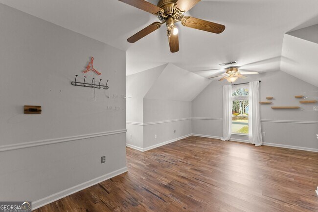 Building Photo - 2160 Robin Hood Trail