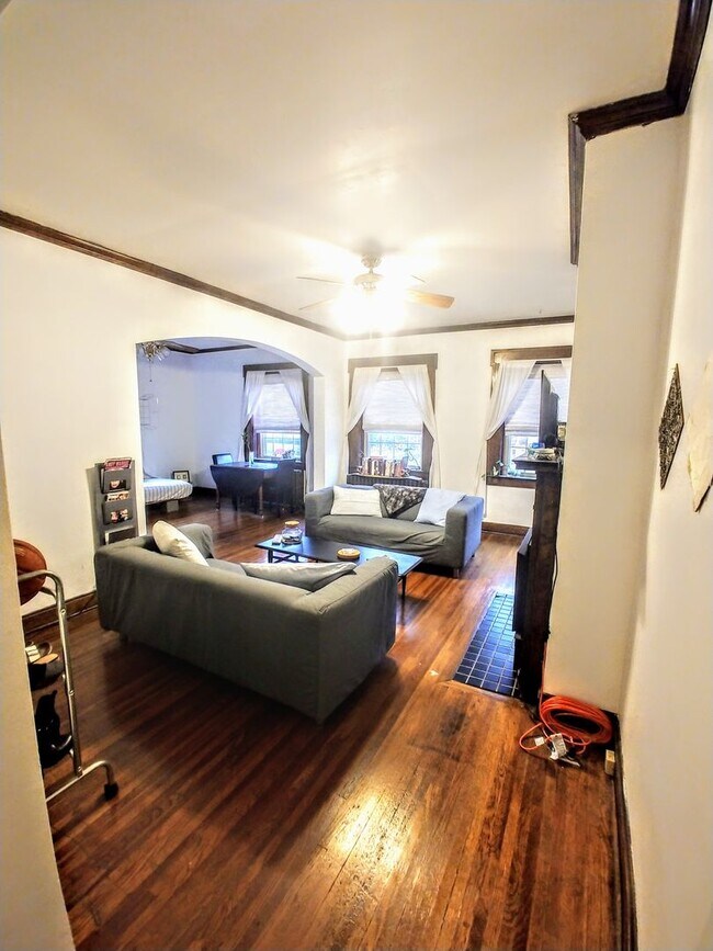 Interior Photo - 1350 ACM