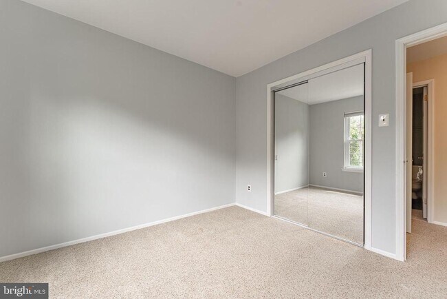 Building Photo - 11 Chateau Cir