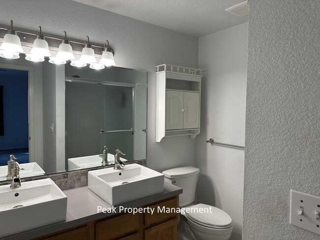 Building Photo - 3009 Ray Ave