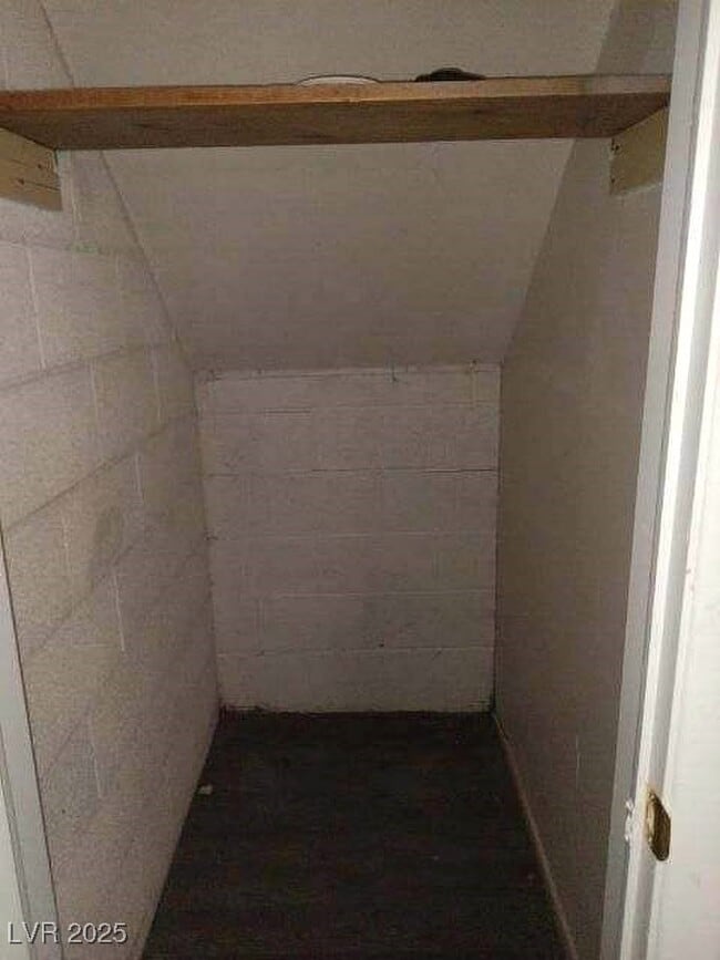 Building Photo - 301 Lance Ave