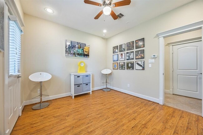 Building Photo - 615 W 27th St