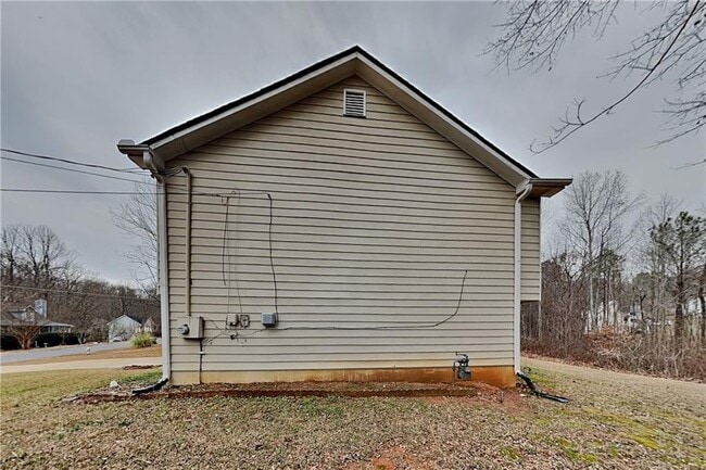 Building Photo - 235 Austin Dr