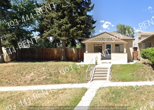 Building Photo - Perfect location for a 2 bedroom-1 bathroom house!