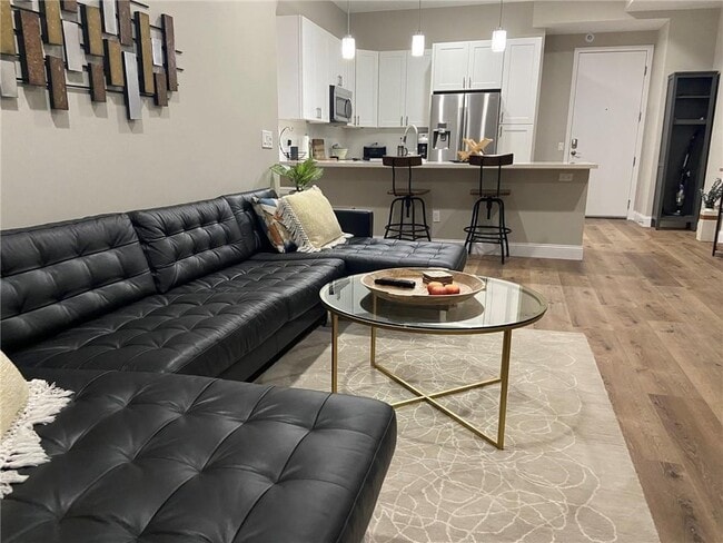 Building Photo - 507 Sabine St