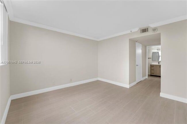 Building Photo - 290 174th St
