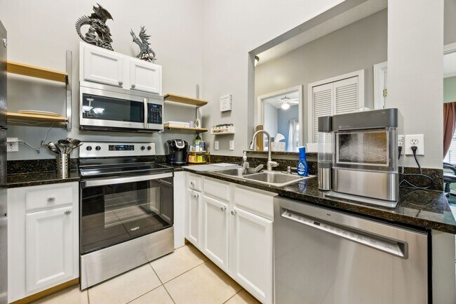 Building Photo - Coastal Condo Living in Gated Fernandina B...