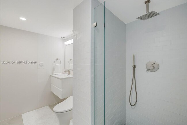 Building Photo - 9511 Collins Ave