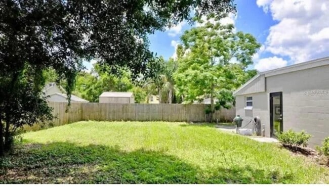 Building Photo - 1410 Border Dr