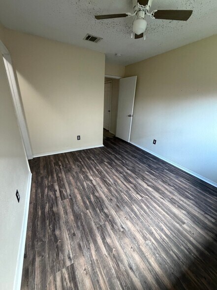 Building Photo - 8103 Zephyr Ct