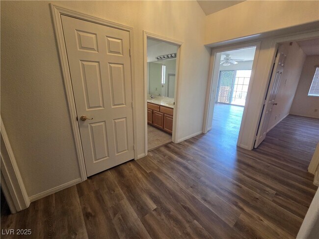 Building Photo - 8204 Tivoli Cove Dr