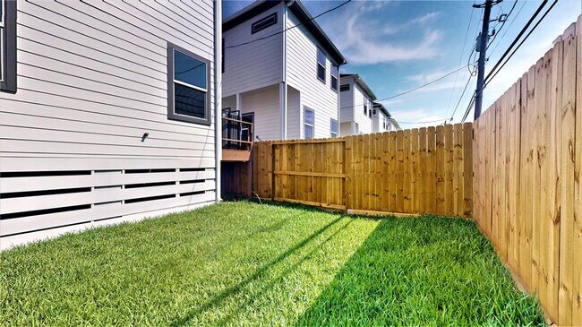 Building Photo - 12256 Kirkgard Dr
