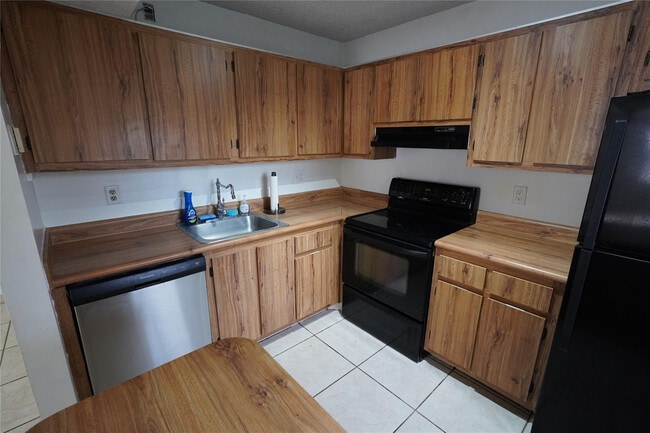 Building Photo - 11521 NW 10th St