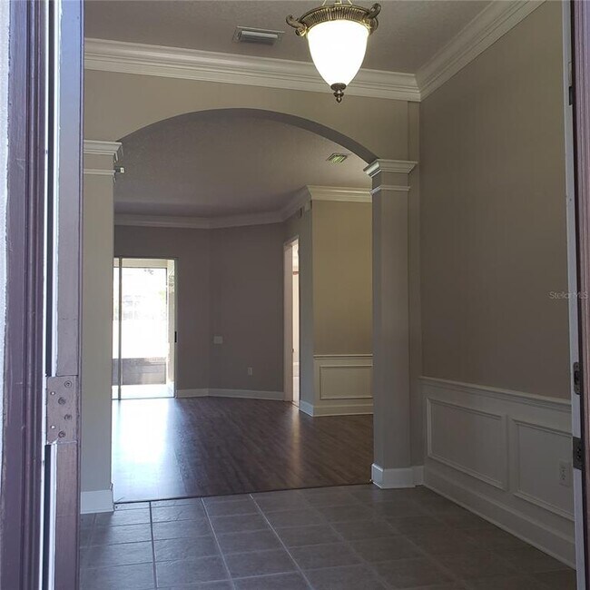 Building Photo - 25638 Ferdinand Ct