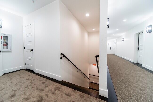 Building Photo - 115 Gilmer St