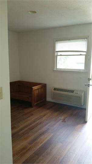 Building Photo - 407 Dillsboro Rd