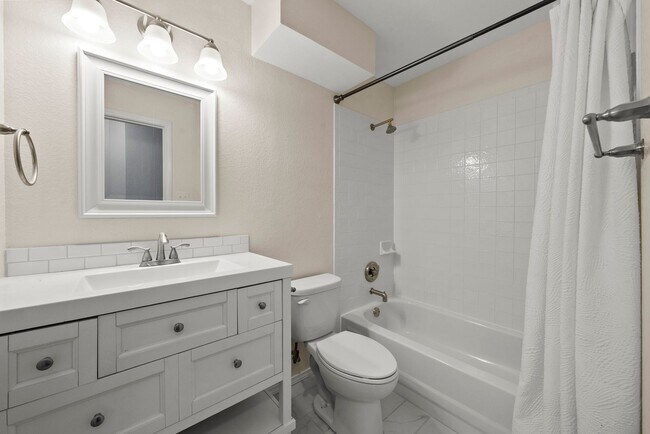 Building Photo - 10410 Cayuse Cove