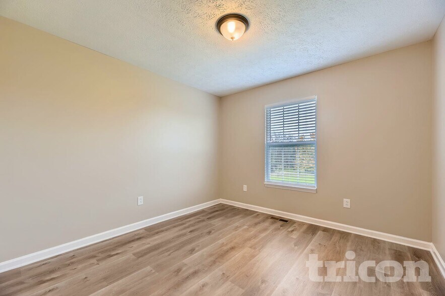 Building Photo - 206 Bettis Rd