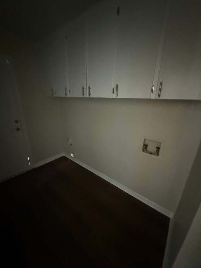 Building Photo - Renovated 3-bedroom house!  Housing accepted!